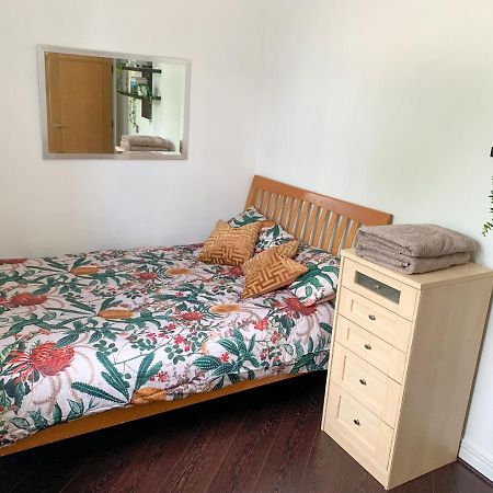 Room In Stratford With Private Bathroom And Parking Лондон Экстерьер фото