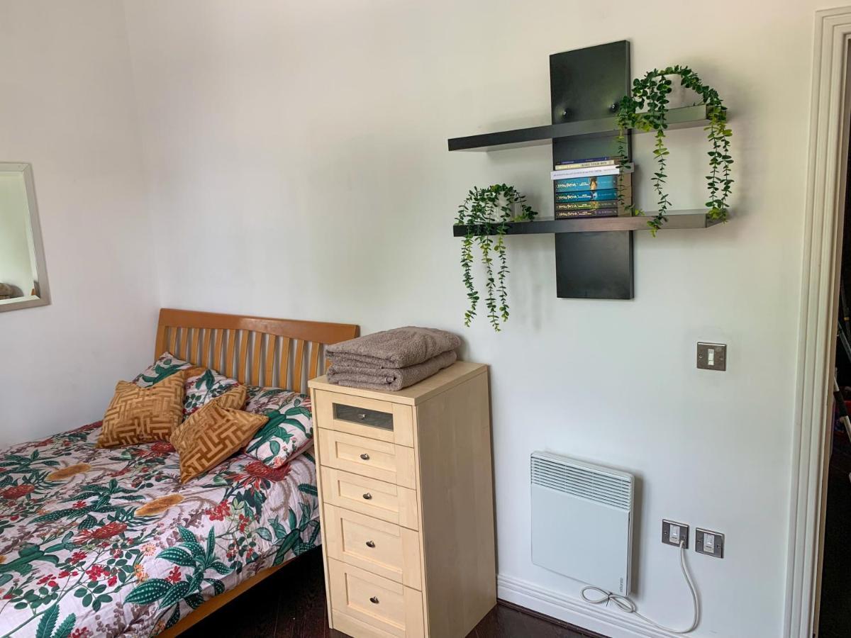 Room In Stratford With Private Bathroom And Parking Лондон Экстерьер фото