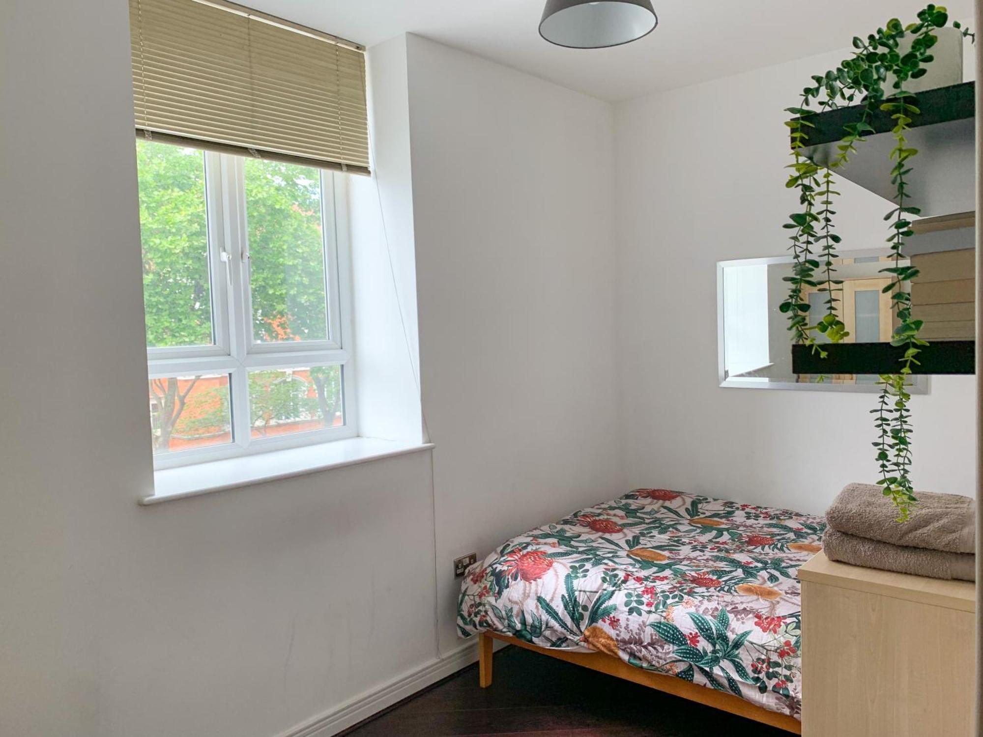 Room In Stratford With Private Bathroom And Parking Лондон Экстерьер фото